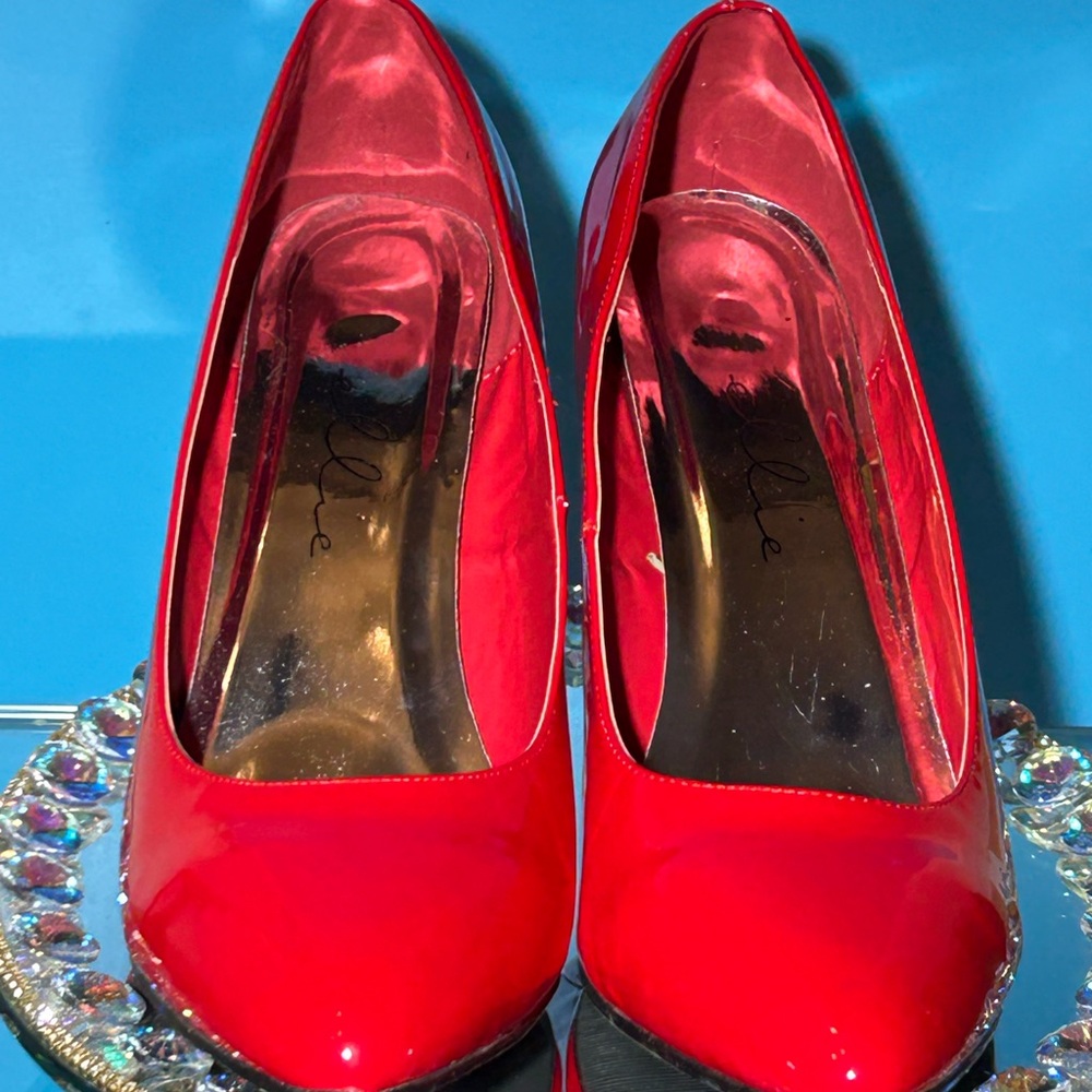Ellie Red Patent Leather Pointed Toe 4” Heels Size 14 NWOT